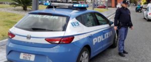 Detenevano in casa 4 kg di droga, una pistola e oltre 15 mila euro in contanti. Coppia finisce in manette item-thumbnail