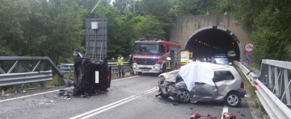 Tragico incidente in Calabria: muore un giovane, due i feriti gravi