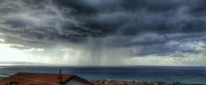 Arriva il maltempo in Calabria: previsti temporali e temperature in calo item-thumbnail