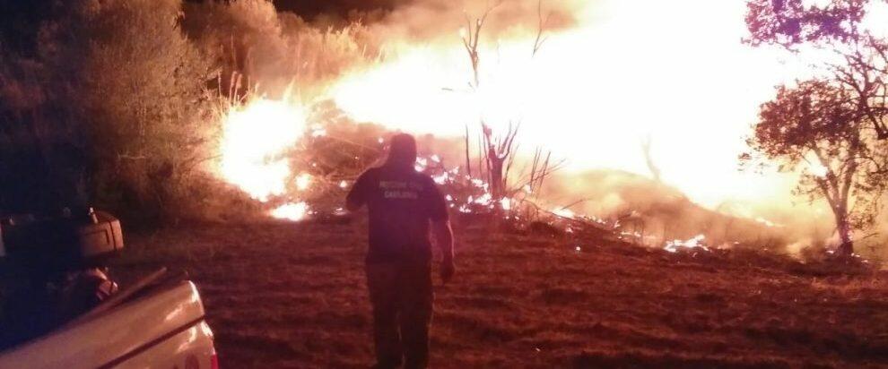 Incendio nella notte nella frazione Tarzia di Caulonia