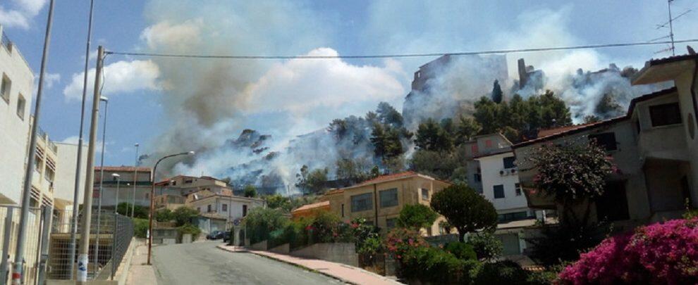 Sarebbe di natura dolosa l’incendio al castello di Roccella