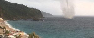 Maltempo: enorme tornado si abbatte sulla Costa Viola a Palmi, nubifragi sull’Aspromonte item-thumbnail