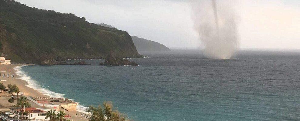 Maltempo: enorme tornado si abbatte sulla Costa Viola a Palmi, nubifragi sull’Aspromonte