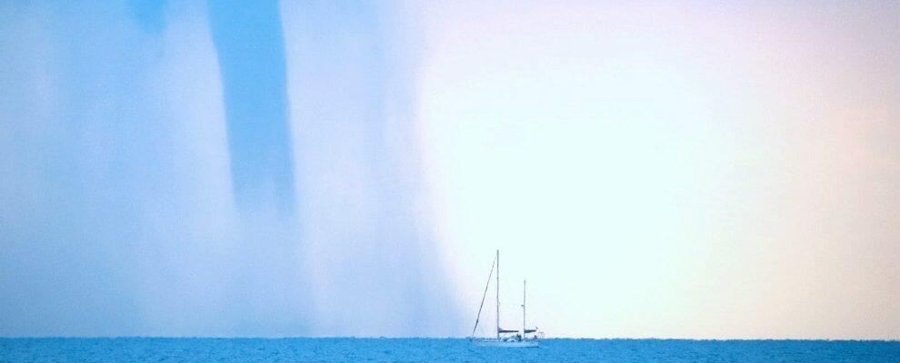 Foto del giorno: tromba d’aria a Caulonia Marina