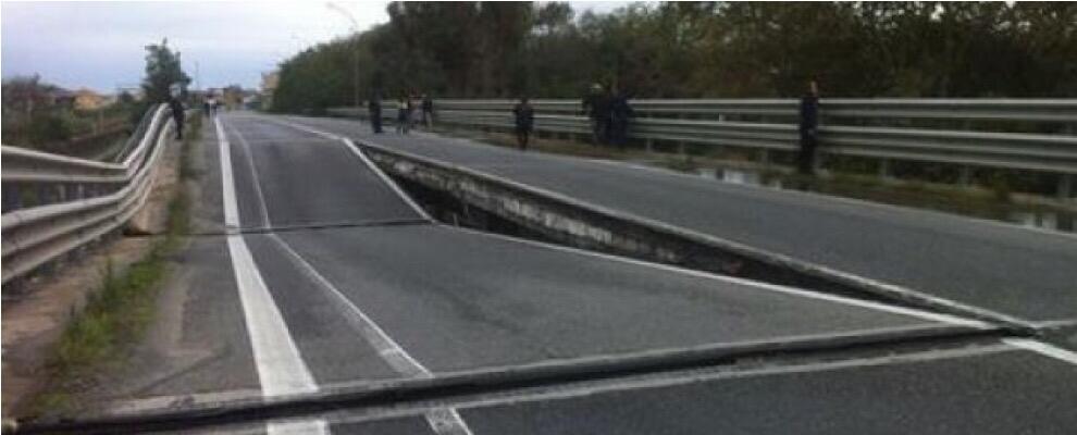 Chiuso ai tir il ponte Allaro. Anas: “Si sono abbassate due pile”