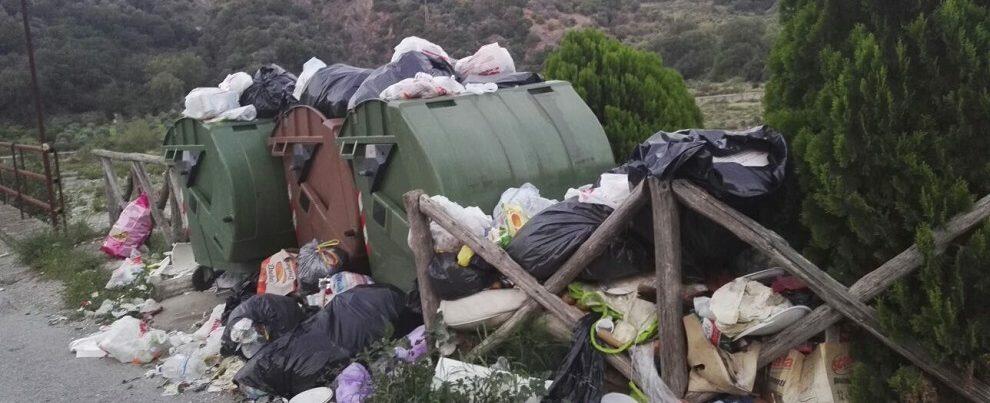 A San Nicola di Caulonia la spazzatura non viene ritirata da giorni