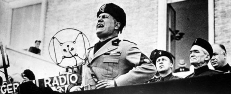 Foto di Mussolini esposta in un bar: denunciato il titolare per ...
