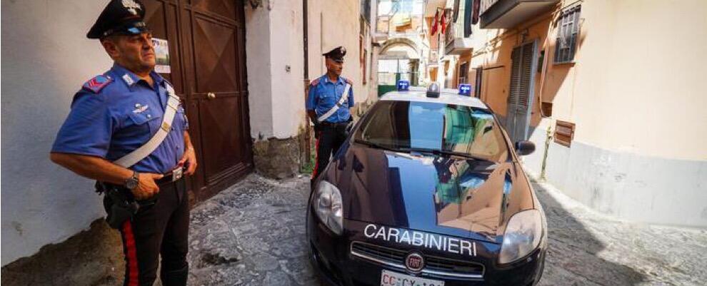 Denunciati due 58enni, in casa 9 grammi di marijuana