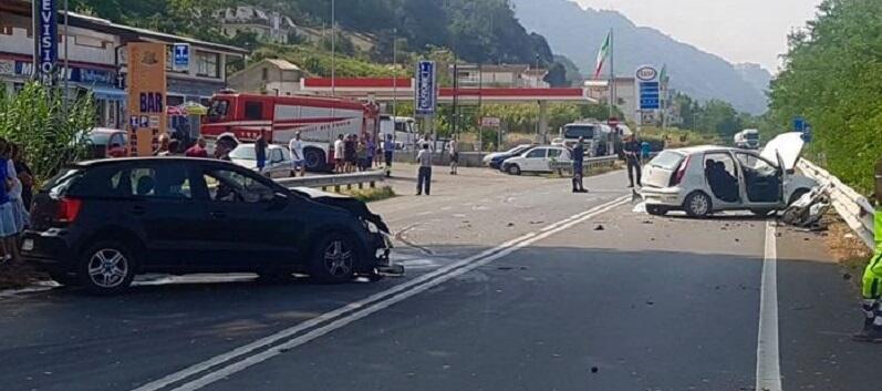 Calabria, scontro tra auto, un morto