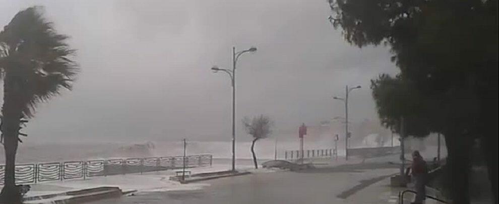 Situazione meteo in peggioramento sulla Calabria: diramata l’allerta rossa anche per domani