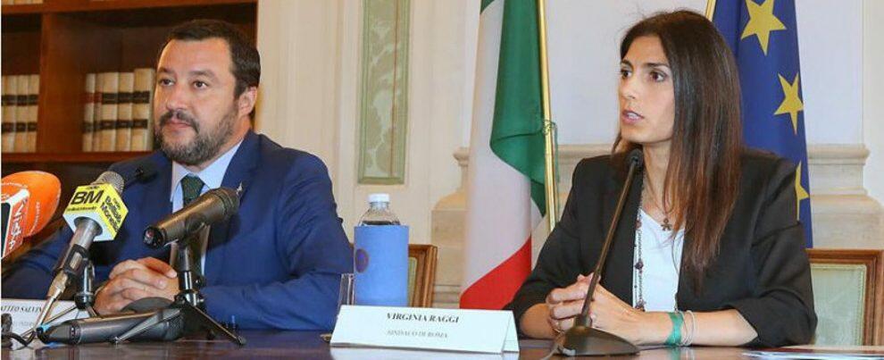 Salvini attacca i suoi alleati di governo: “Raggi ha deluso, Roma è sporca e girare in auto è un rally”