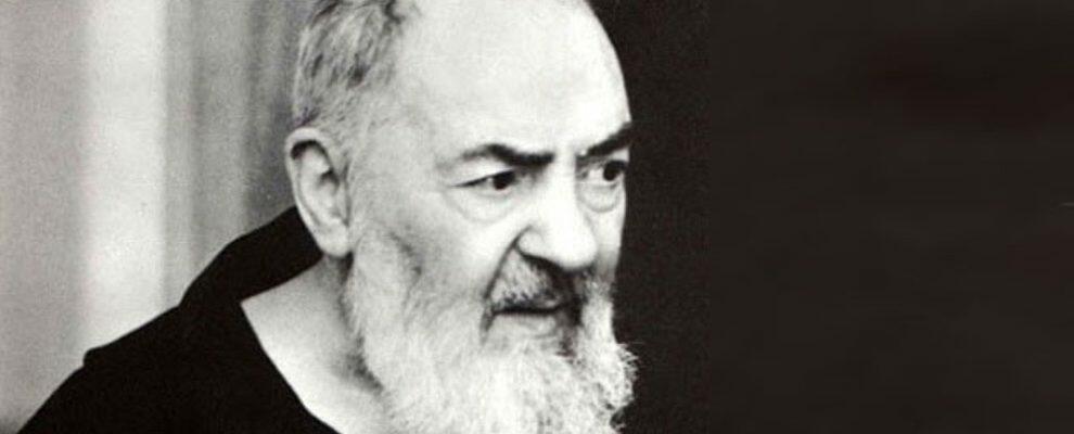 “Vi racconto la vera storia di Padre Pio, l’impostore diventato Santo”