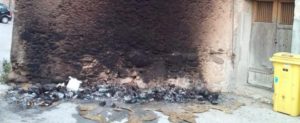 Atto vandalico a Caulonia, bruciati i cassonetti dell’immondizia item-thumbnail