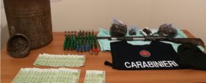 Mammola: rinvenute armi, droga e contanti in un canale di scolo item-thumbnail