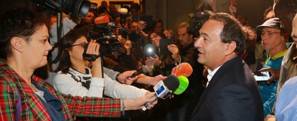 Bagno di folla per Domenico Lucano a Milano, Sala: “Mimmo siamo con te”