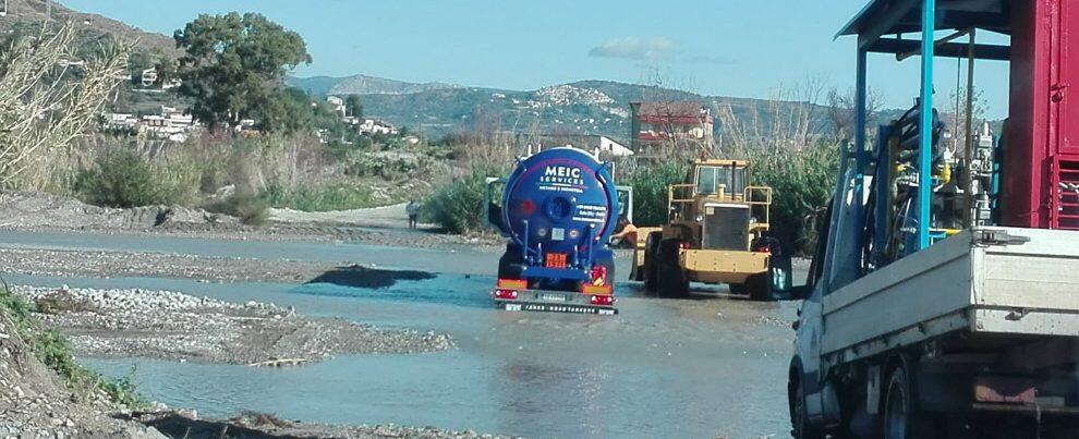 Torrente Allaro, un altro camion bloccato dall’acqua