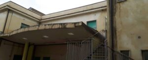Maltempo a Caulonia, pesanti infiltrazioni d’acqua nella scuola di via Fiume item-thumbnail