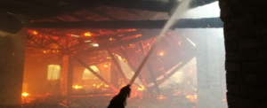 Incendio distrugge un agriturismo a Guardavalle item-thumbnail