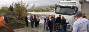 Colto da malore l’autista del tir bloccato nel torrente Allaro item-thumbnail