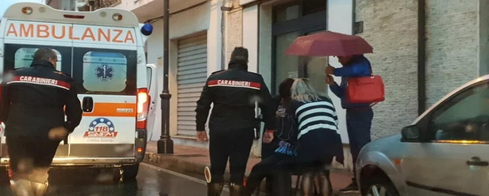 Roccella Ionica, incidente stradale in pieno centro