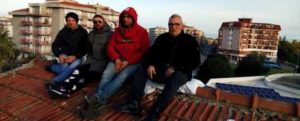 Operai licenziati: riprende la protesta sul tetto di una scuola item-thumbnail
