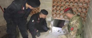 Scoperto un bunker all’interno di un garage a Ciminà, denunciato il proprietario dell’immobile item-thumbnail