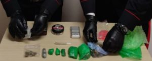 Sorpreso in casa con marijuana e bilancino di precisione, finisce in manette item-thumbnail