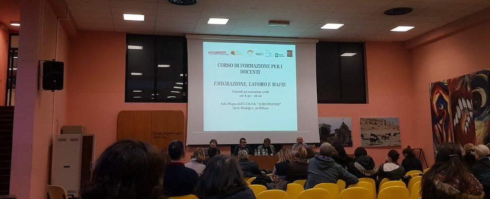 Recosol con lo Sprar di Gioiosa interviene a Milano al corso per docenti “Emigrazione, Lavoro e Mafie”