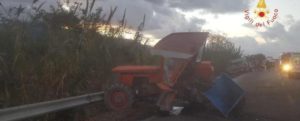 Scontro tra furgone e trattore, un morto e due feriti item-thumbnail