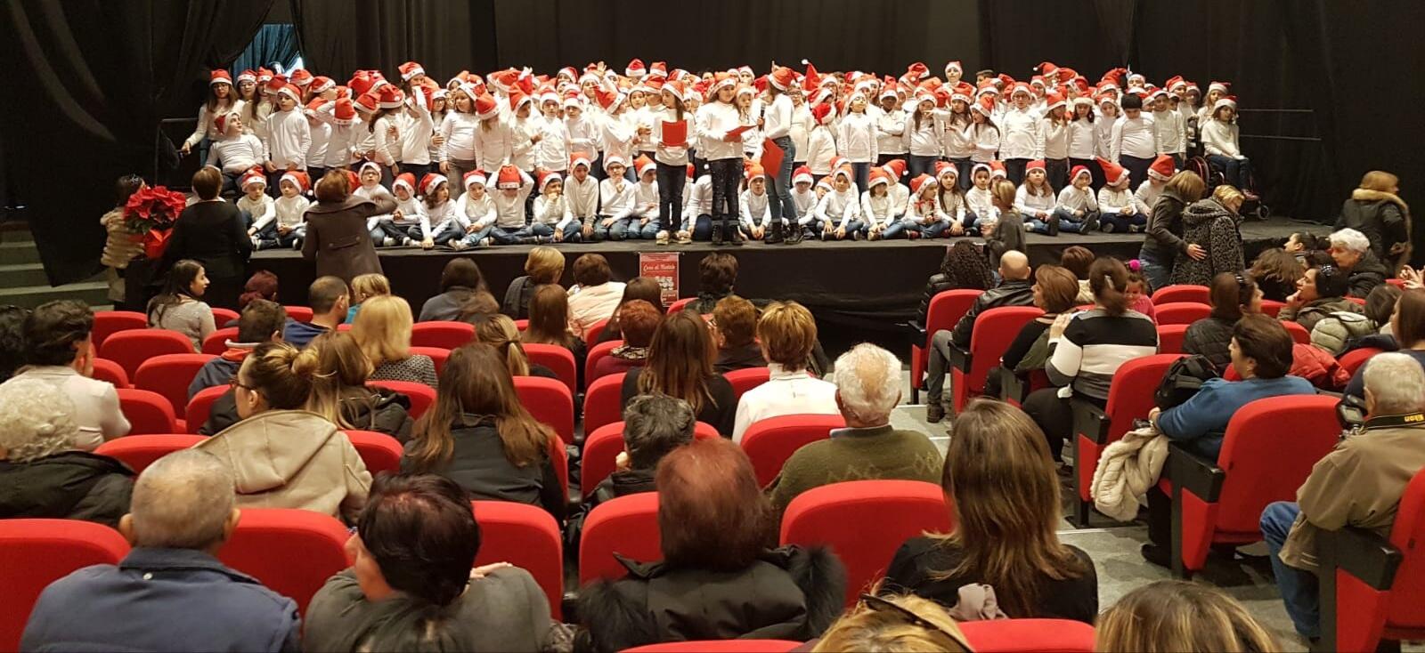 Caulonia, gli auguri degli alunni della Scuola Primaria