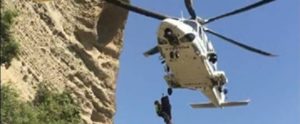 Anziano precipita in un dirupo, l’intervento della Polizia item-thumbnail