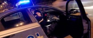 Tenta di rubare una bicicletta e distrugge una volante della polizia, arrestato item-thumbnail