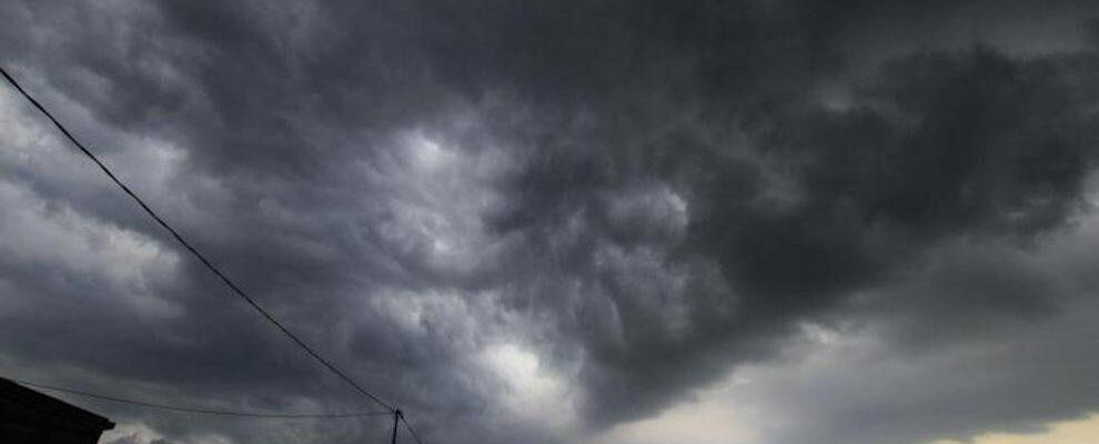 In arrivo venti forti e temporali. Allerta meteo arancione per domani in Calabria