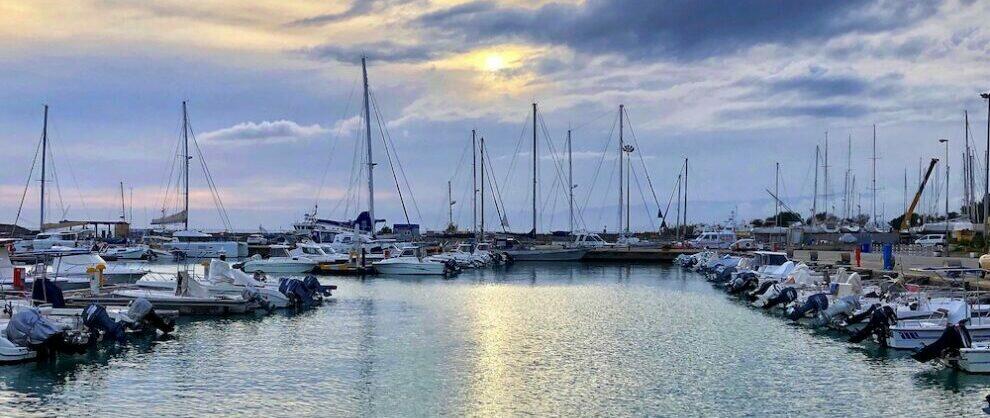 Il Porto delle Grazie di Roccella brucia tutti i suoi record e presenta l’iniziativa “un Porto d’Amare”