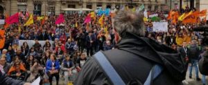 Anche in Calabria migliaia di persone in corteo item-thumbnail
