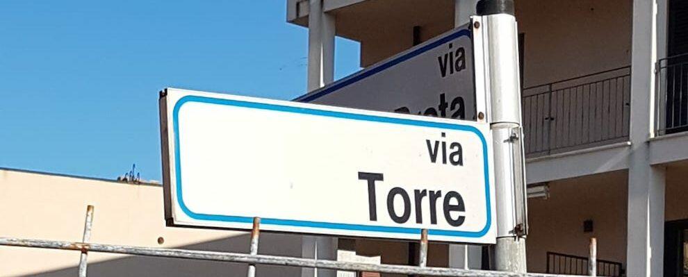 Segnalazione da Caulonia: “Sta per crollare un muro in via Torre!”