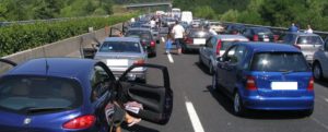 Tragico incidente sulla A2, muore un uomo investito da un camion item-thumbnail