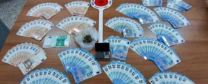 Sorpreso con oltre 5000 euro in banconote false, pregiudicato in manette item-thumbnail