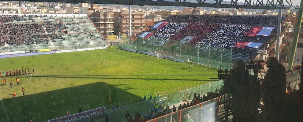 Arrestati due tifosi reggini sotto daspo sorpresi a scavalcare la recinzione dello stadio per assistere alla partita