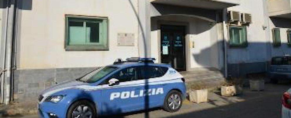 Aggredisce la compagna e, ubriaco, va via di casa. Al rientro trova la polizia che lo arresta