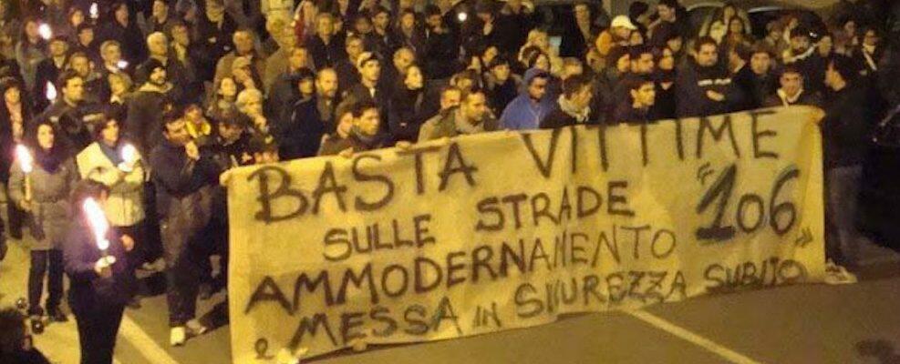 Basta Vittime: “Inutile spendere soldi sulla vecchia 106. Vogliamo una strada nuova e sicura”