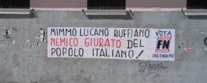 Al tribunale di Crotone striscione contro Lucano. Dove sono digos e pompieri sempre pronti a eliminare quelli contro Salvini? item-thumbnail