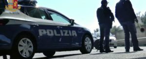 Reggio Calabria: minaccia conducente e passeggeri di un autobus con un taglierino, fermato dalla Polizia item-thumbnail