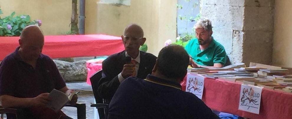 Lo scrittore sidernese Benito Stinà ha presentato il suo ultimo libro a Gioiosa Ionica