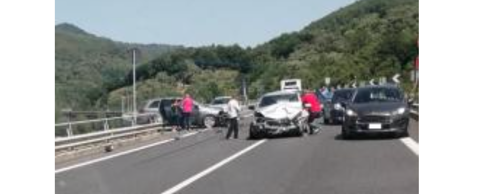 Grave incidente sulla SGC Jonio-Tirreno, ferita una donna