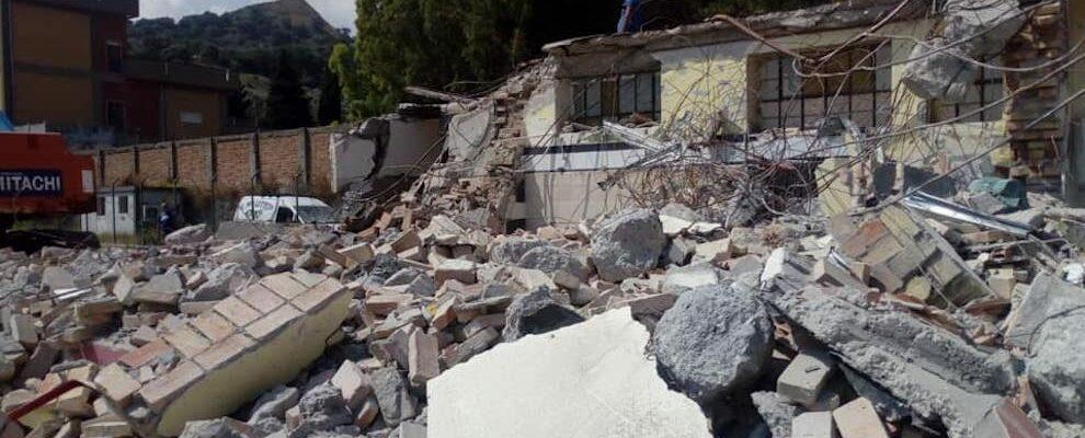 Campo sportivo di Gioiosa Ionica: cominciano i lavori di demolizione e ricostruzione degli spogliatoi