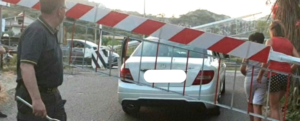 Tragedia scongiurata a Roccella, auto rimane bloccata all’interno del passaggio a livello item-thumbnail