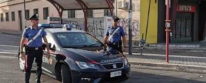 Spaccia droga sotto gli occhi dei carabinieri, fermato un 22enne item-thumbnail