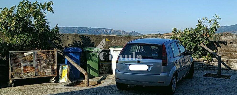 Pasquale Aiello denuncia: “Vandali in azione al centro storico di Placanica”