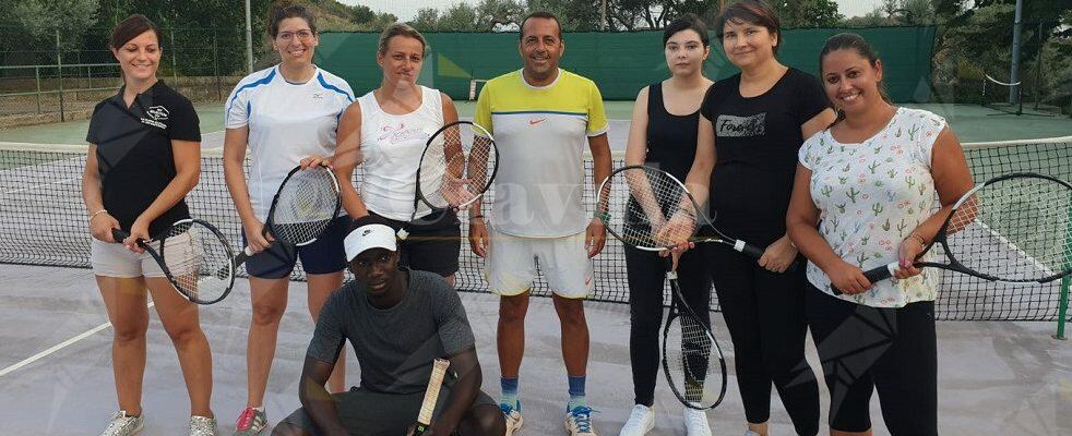 Cominciati a Gioiosa Ionica i corsi gratuiti di tennis di Asd Sensation e Re.Co.Sol.